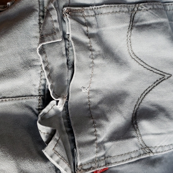 Levi's gray cargo shorts, size 38 - Picture 4 of 8